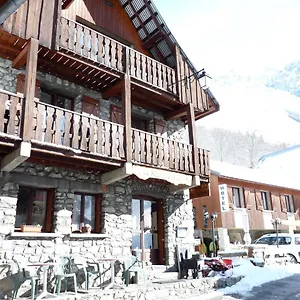 https://le-relais-des-ecrins.hotels-rhonealpes.com